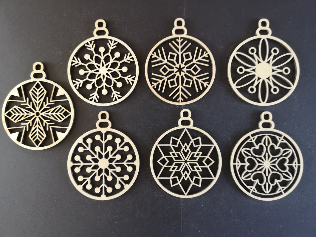 Christmas bauble with snowflake set