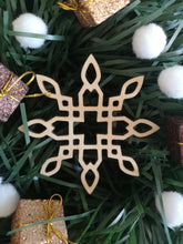 Load image into Gallery viewer, Snowflake ornament set
