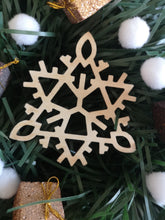 Load image into Gallery viewer, Snowflake ornament set
