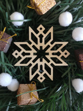 Load image into Gallery viewer, Snowflake ornament set
