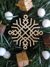 Load image into Gallery viewer, Snowflake ornament set
