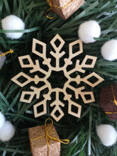 Load image into Gallery viewer, Snowflake bauble set
