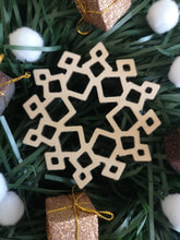 Load image into Gallery viewer, Snowflake bauble set
