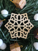 Load image into Gallery viewer, Snowflake bauble set
