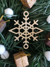 Load image into Gallery viewer, Snowflake bauble set
