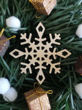 Load image into Gallery viewer, Snowflake bauble set
