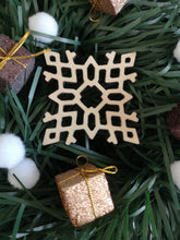 Load image into Gallery viewer, Snowflake Christmas bauble set
