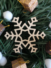 Load image into Gallery viewer, Snowflake Christmas bauble set
