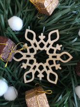 Load image into Gallery viewer, Christmas snowflake ornament set
