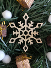 Load image into Gallery viewer, Christmas snowflake ornament set
