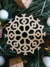 Load image into Gallery viewer, Snowflake bauble set
